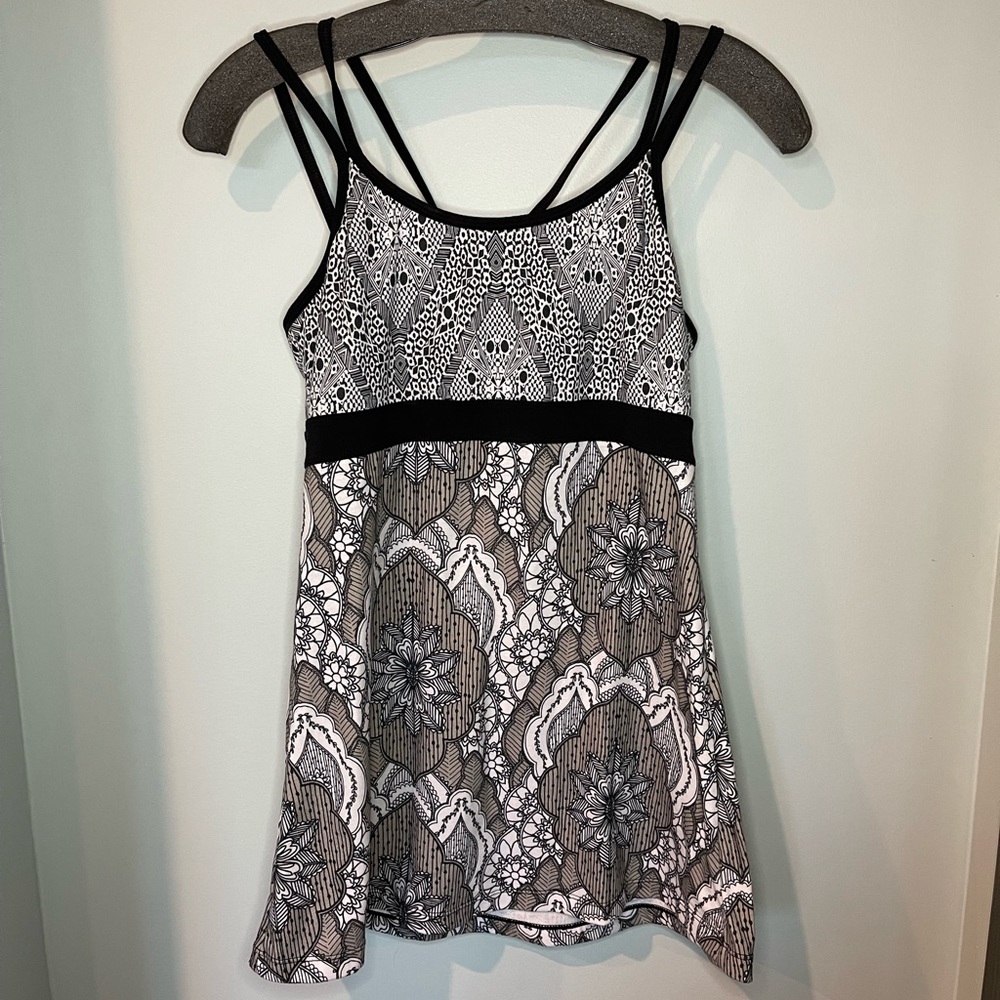 GUC Prana Tunic style tank top black and white Size S
